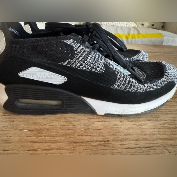 Nike AirMax 90 Ultra 2.0 Flyknit black & white Womens Size 8 - Picture 4 of 10